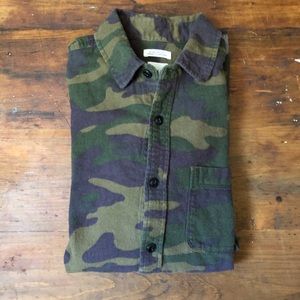 Gap men’s flannel button down  🍭 Price Drop 🍭